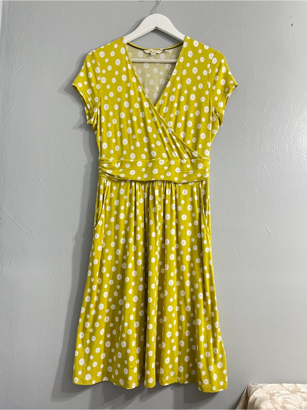 Boden Lola Daisy Print Wrap Jersey Dress - Picture 4 of 12